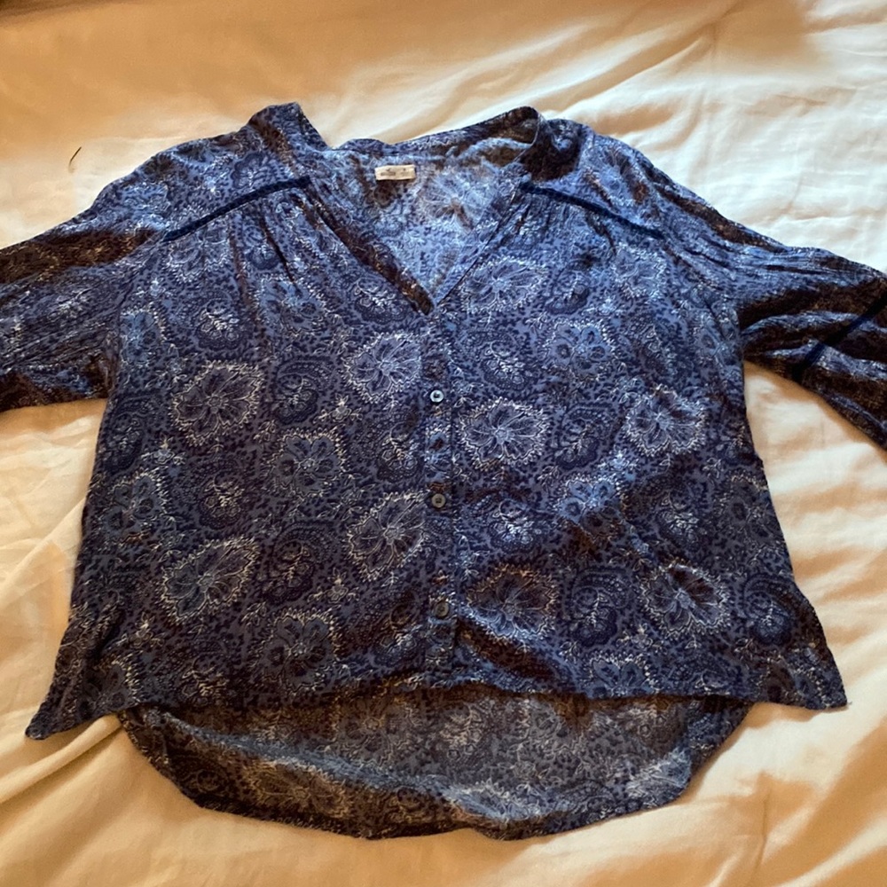 Hollister blue paisley blouse